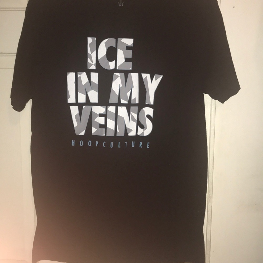 HoopCulture Men’s “Ice In my Veins” T-Shirt